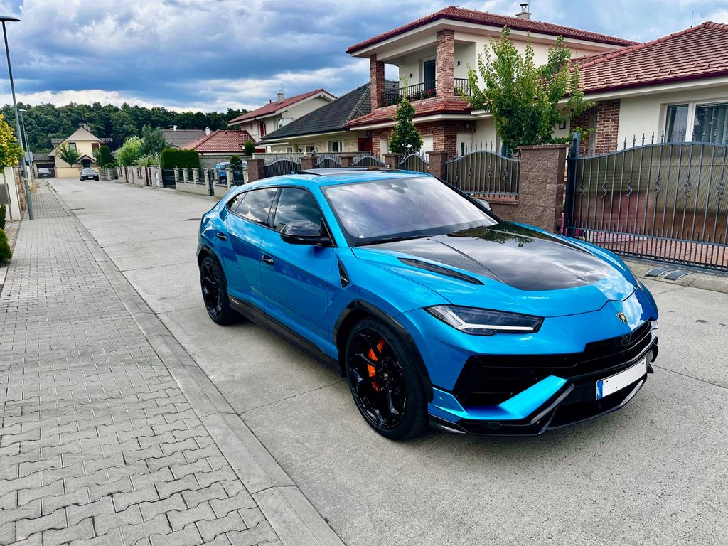 Lamborghini Urus 2024