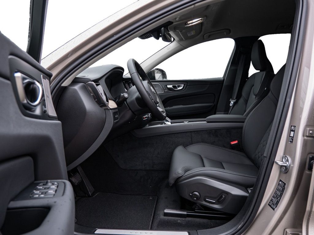 Volvo XC60 2025
