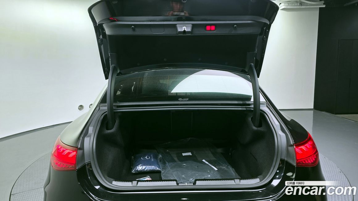 Mercedes-Benz EQE 2023