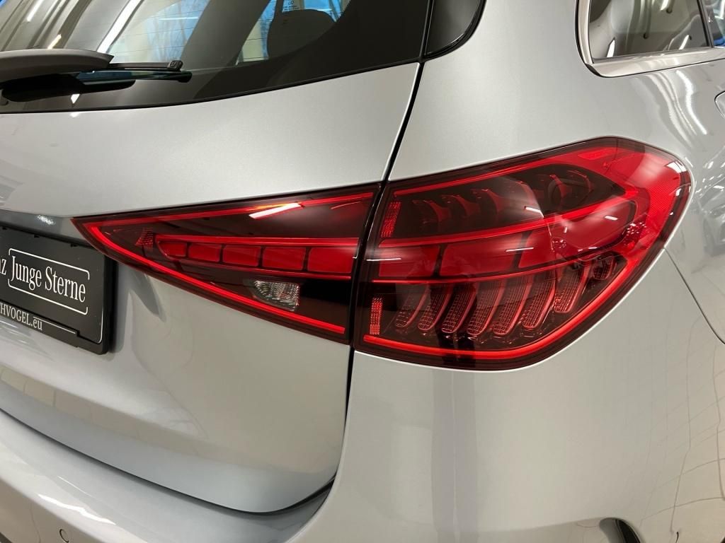 Mercedes-Benz C 300 2025