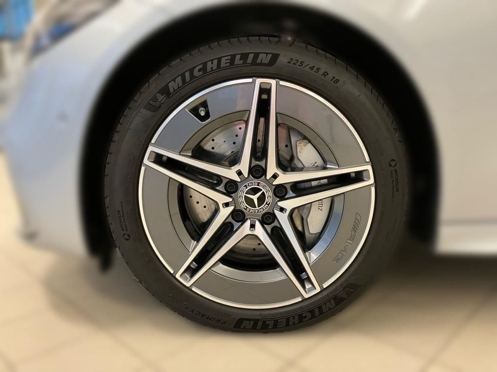 Mercedes-Benz C 300 2025