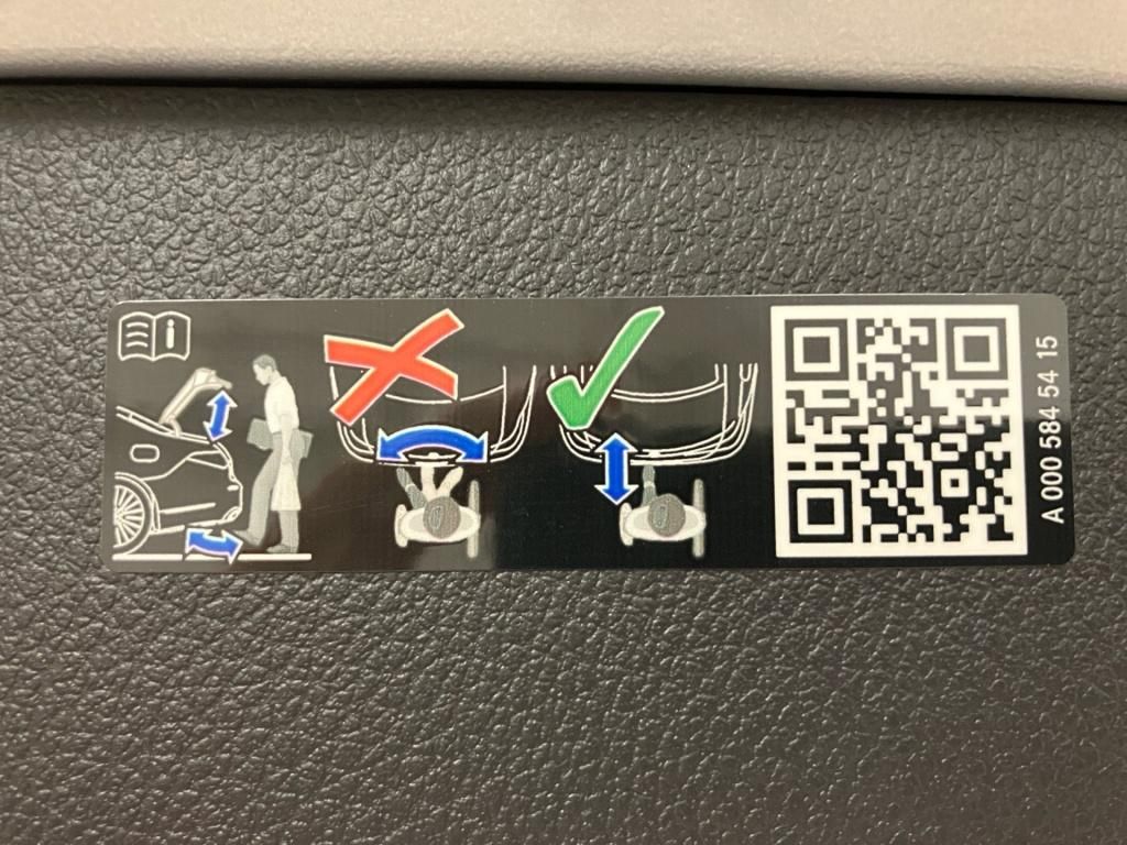 Mercedes-Benz C 300 2025