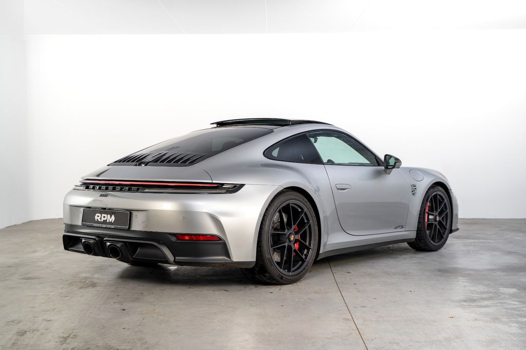 Porsche 992 2025