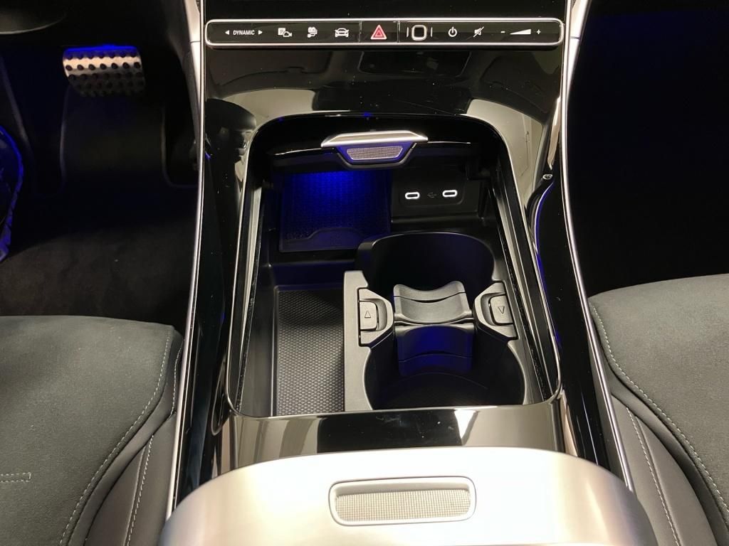 Mercedes-Benz C 300 2025