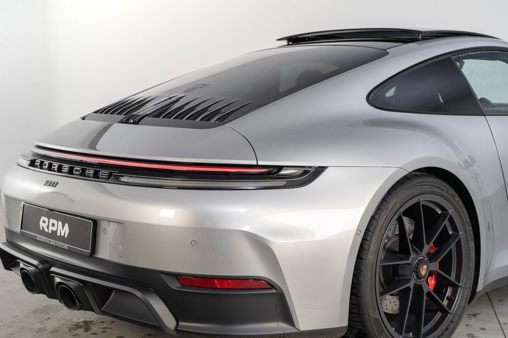 Porsche 992 2025