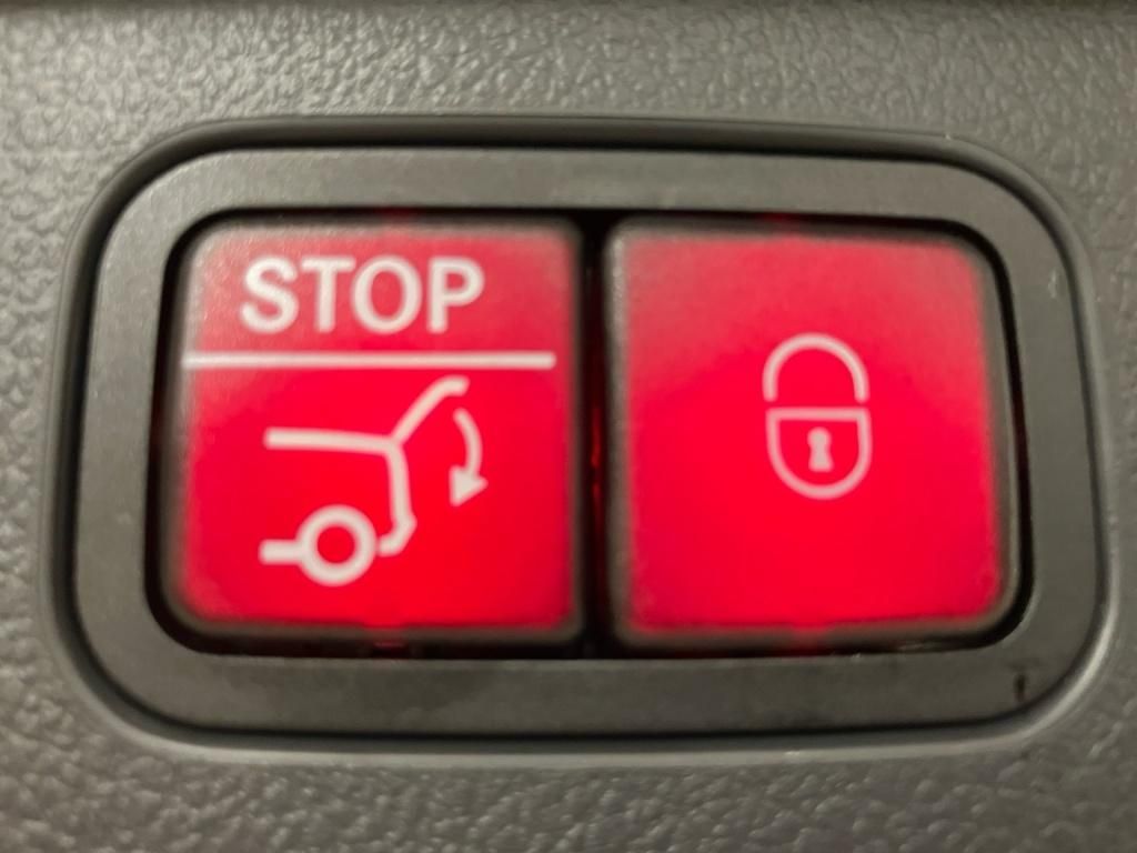 Mercedes-Benz C 300 2025