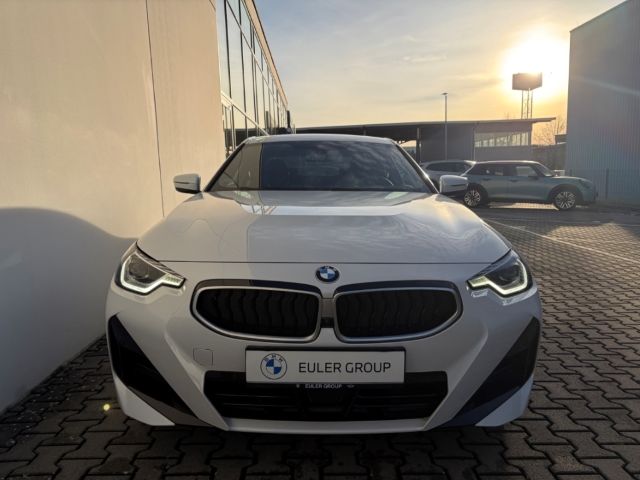 BMW 220 2025