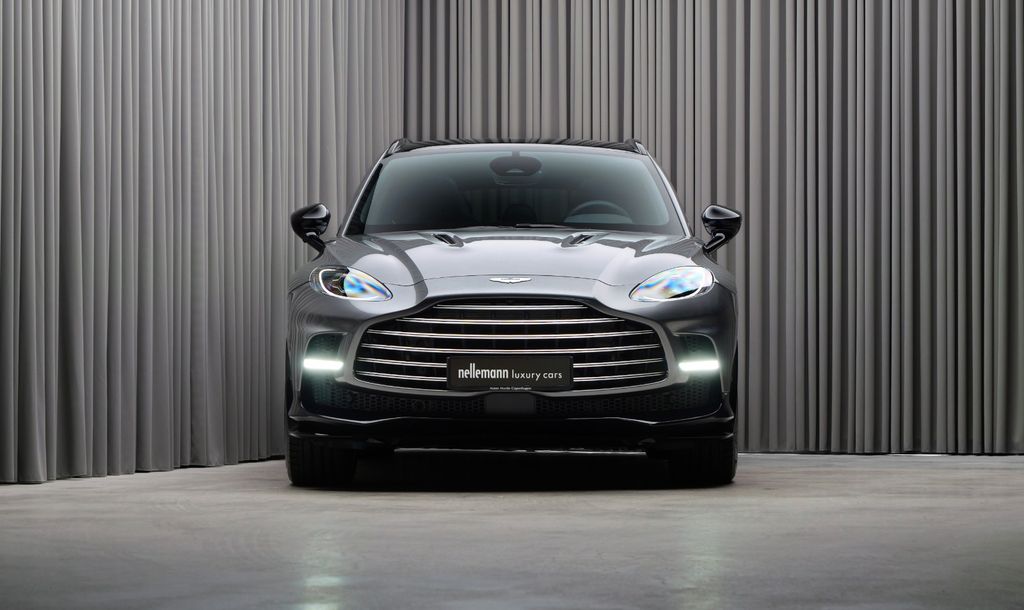 Aston Martin DBX 2024