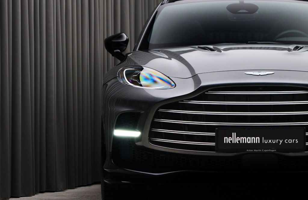 Aston Martin DBX 2024