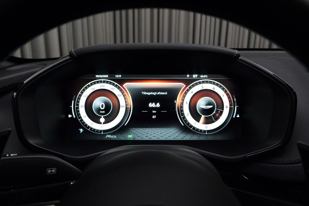 Aston Martin DBX 2024