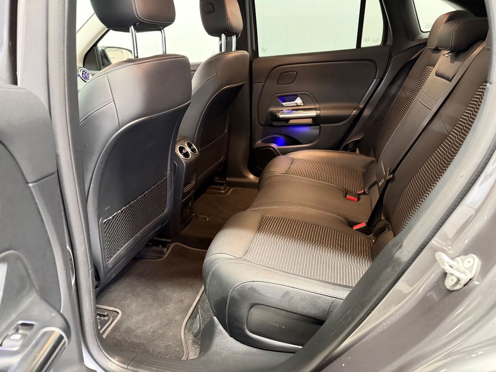 Mercedes-Benz EQA 2021