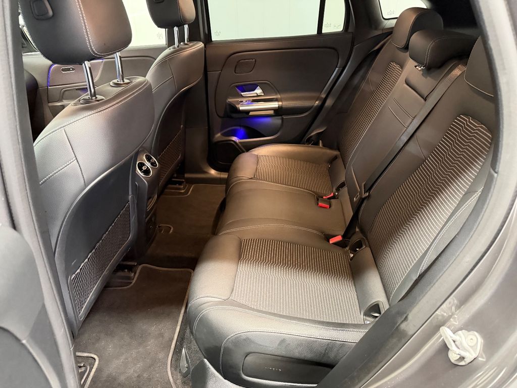 Mercedes-Benz EQA 2021