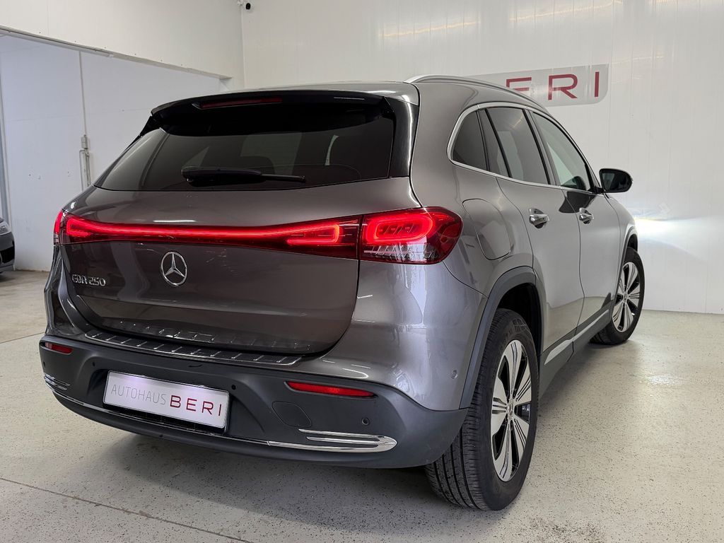 Mercedes-Benz EQA 2021