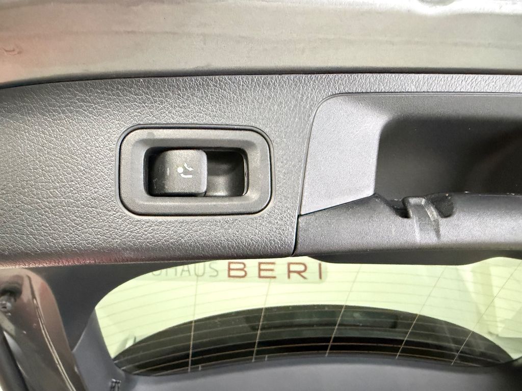 Mercedes-Benz EQA 2021