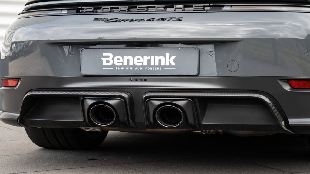Porsche 992 2025