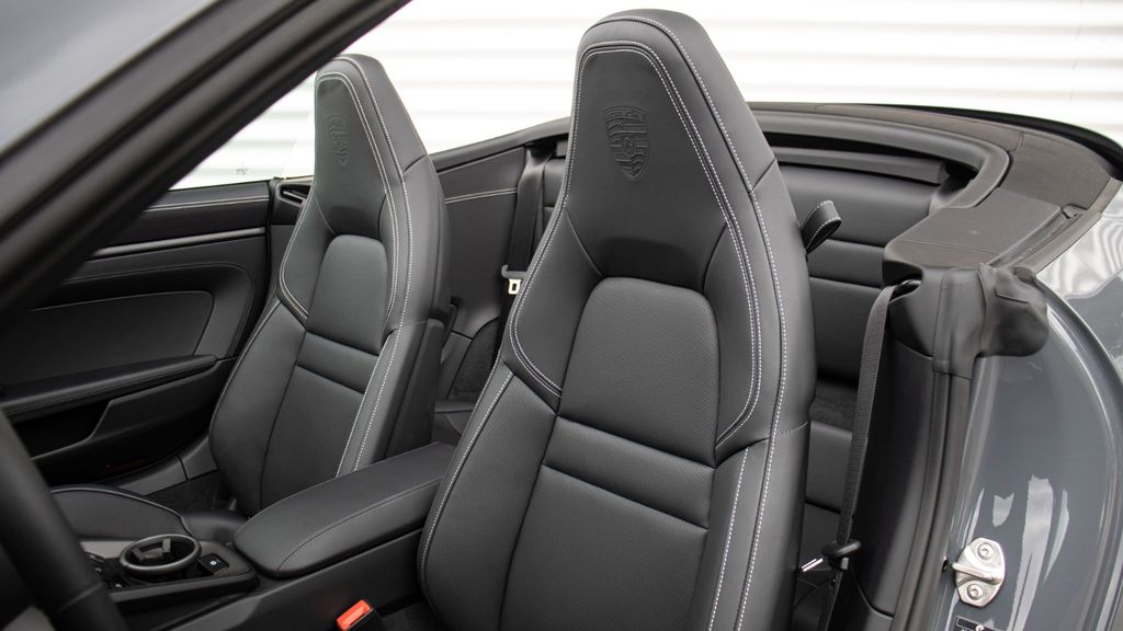 Porsche 992 2025