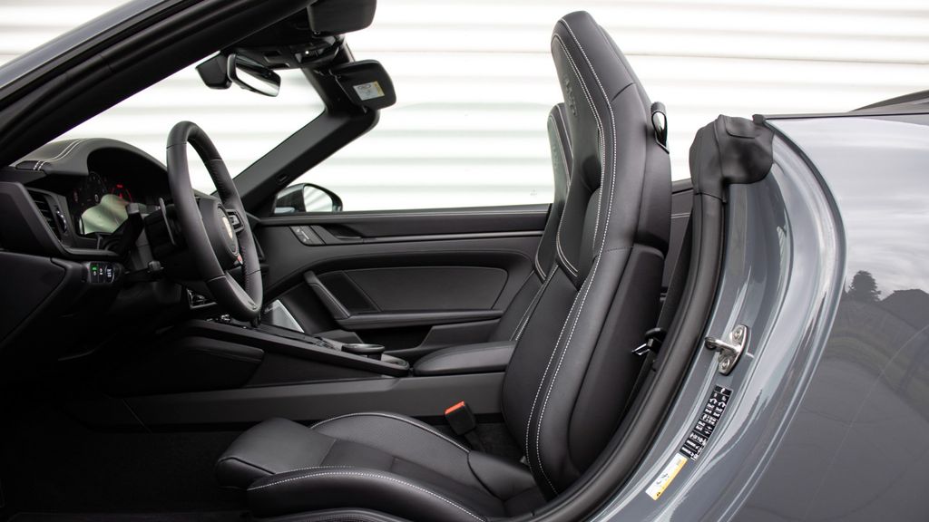 Porsche 992 2025