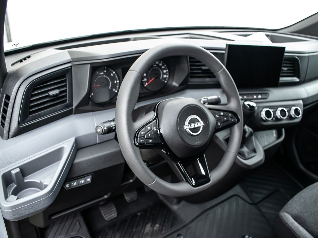 Nissan Interstar 2025