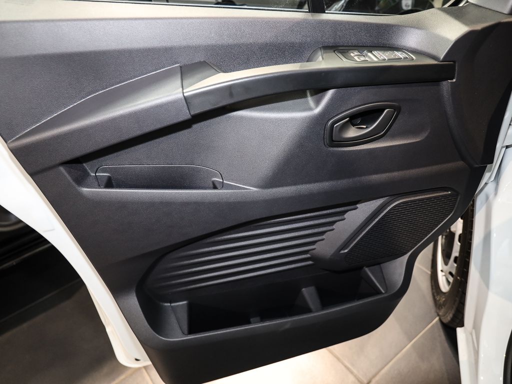 Nissan Primastar 2025