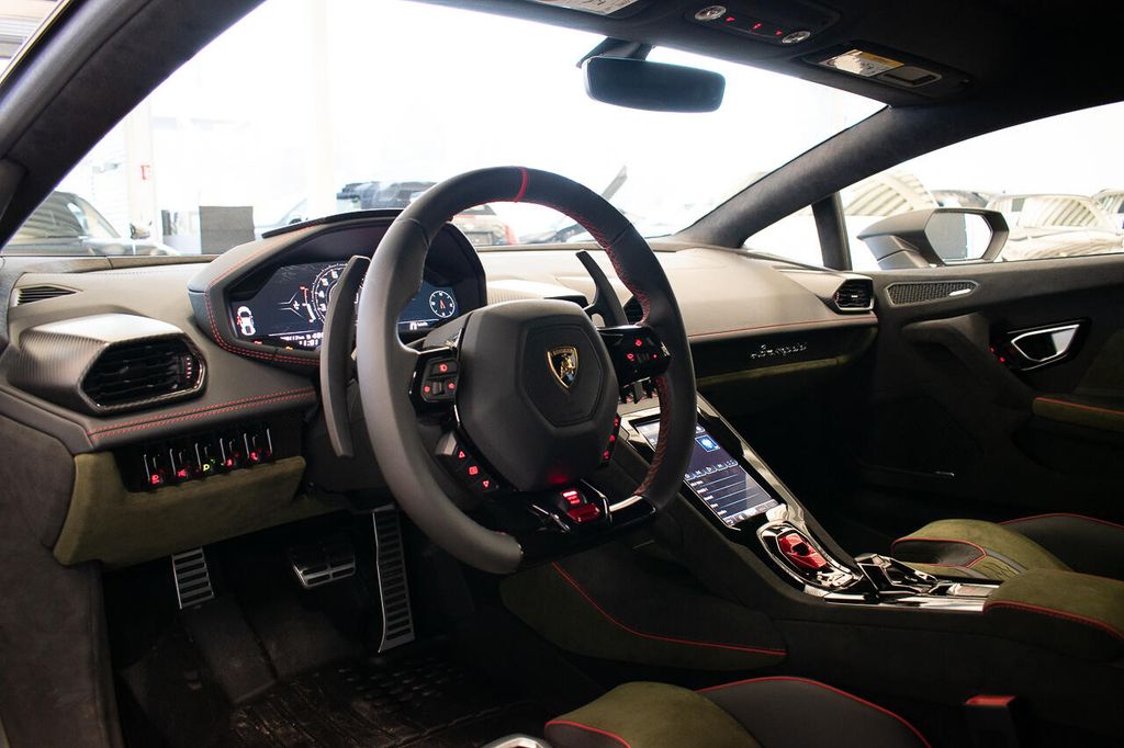 Lamborghini Huracán 2025