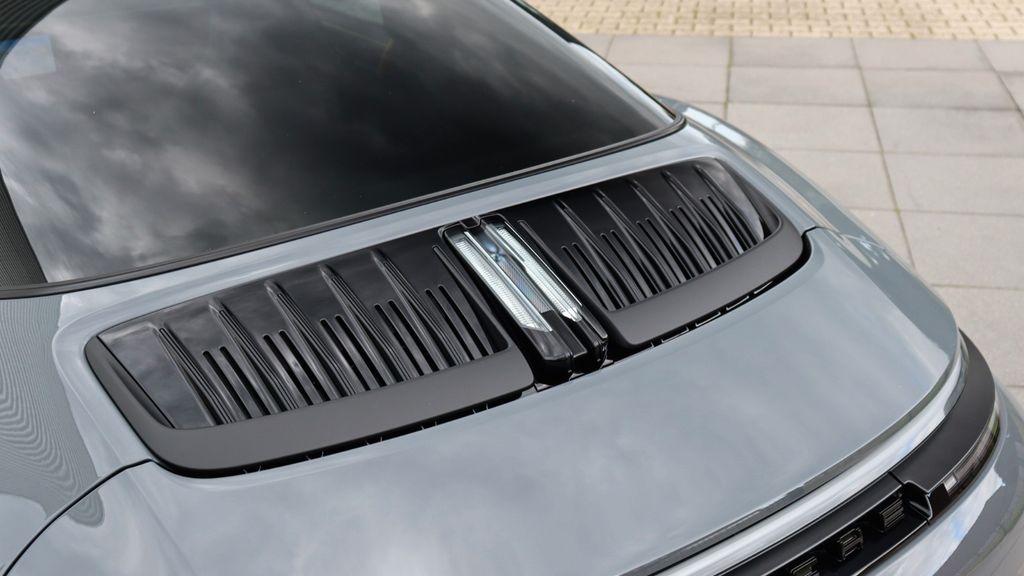 Porsche 992 2025