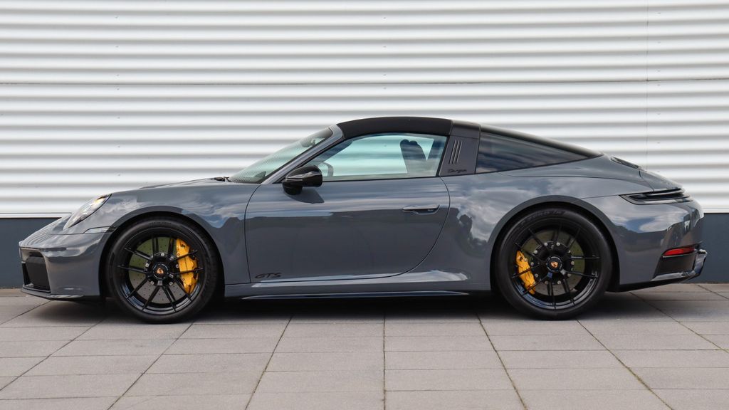 Porsche 992 2025
