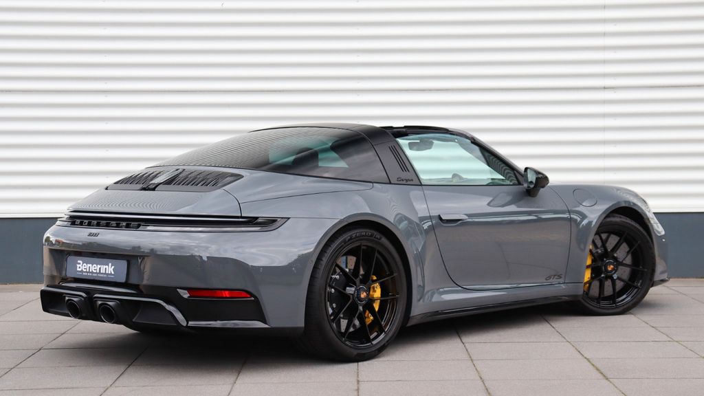 Porsche 992 2025
