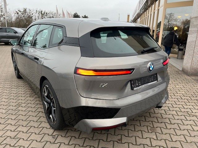 BMW iX 2023