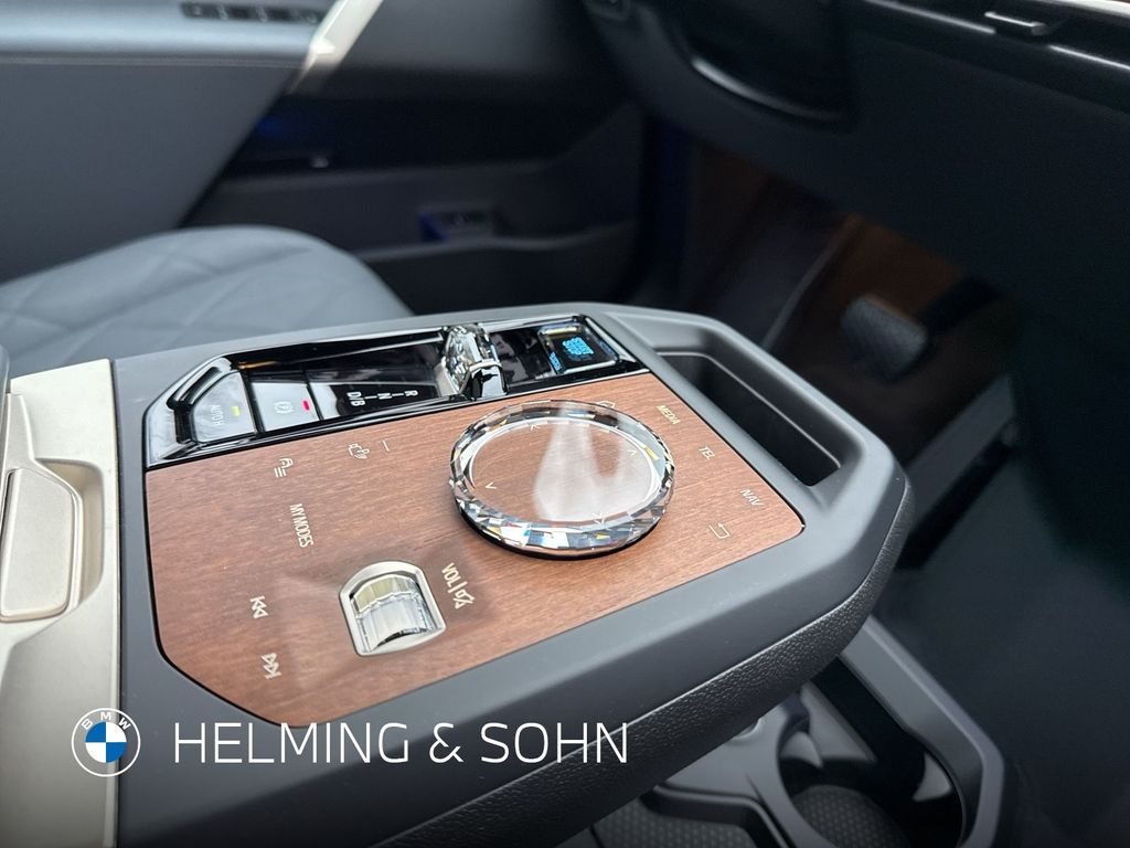 BMW iX 2025