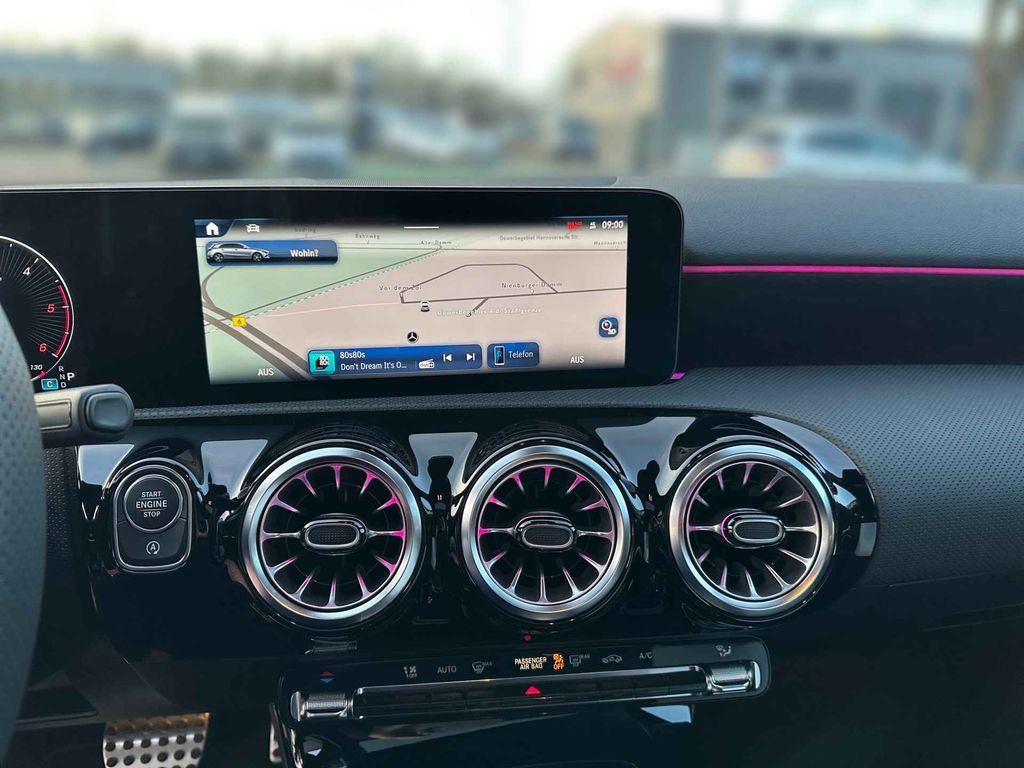 Mercedes-Benz A 220 2025