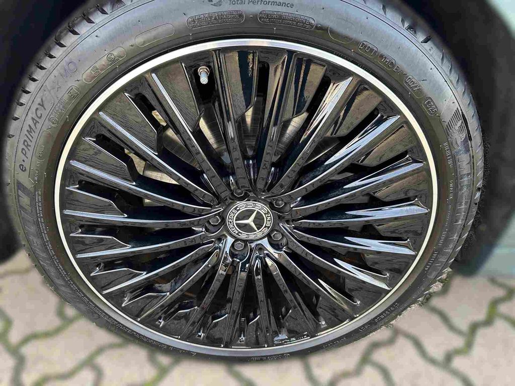 Mercedes-Benz E 300 2025