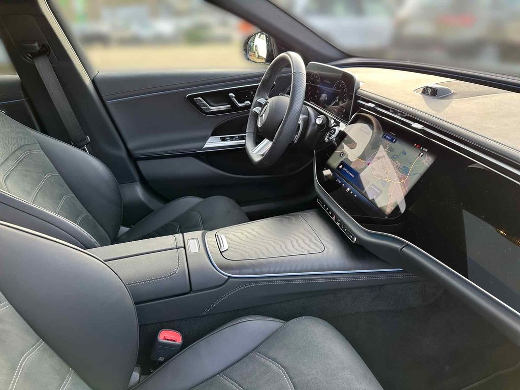 Mercedes-Benz E 300 2025