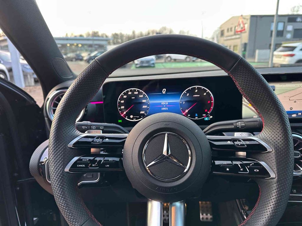 Mercedes-Benz A 220 2025