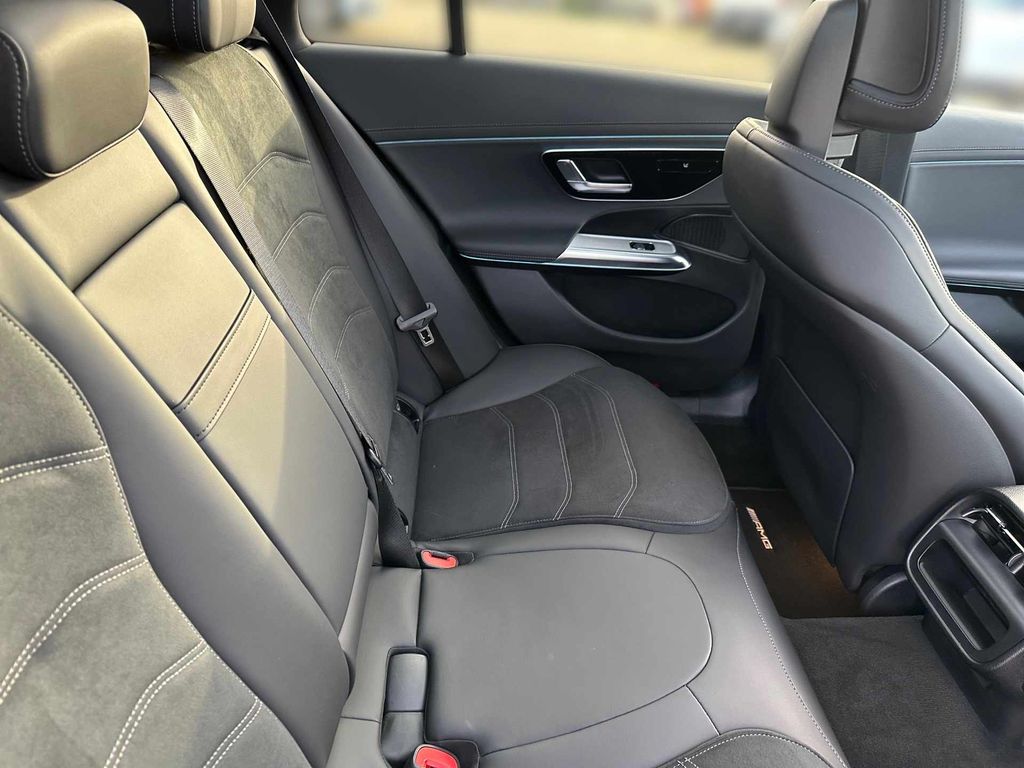 Mercedes-Benz E 300 2025