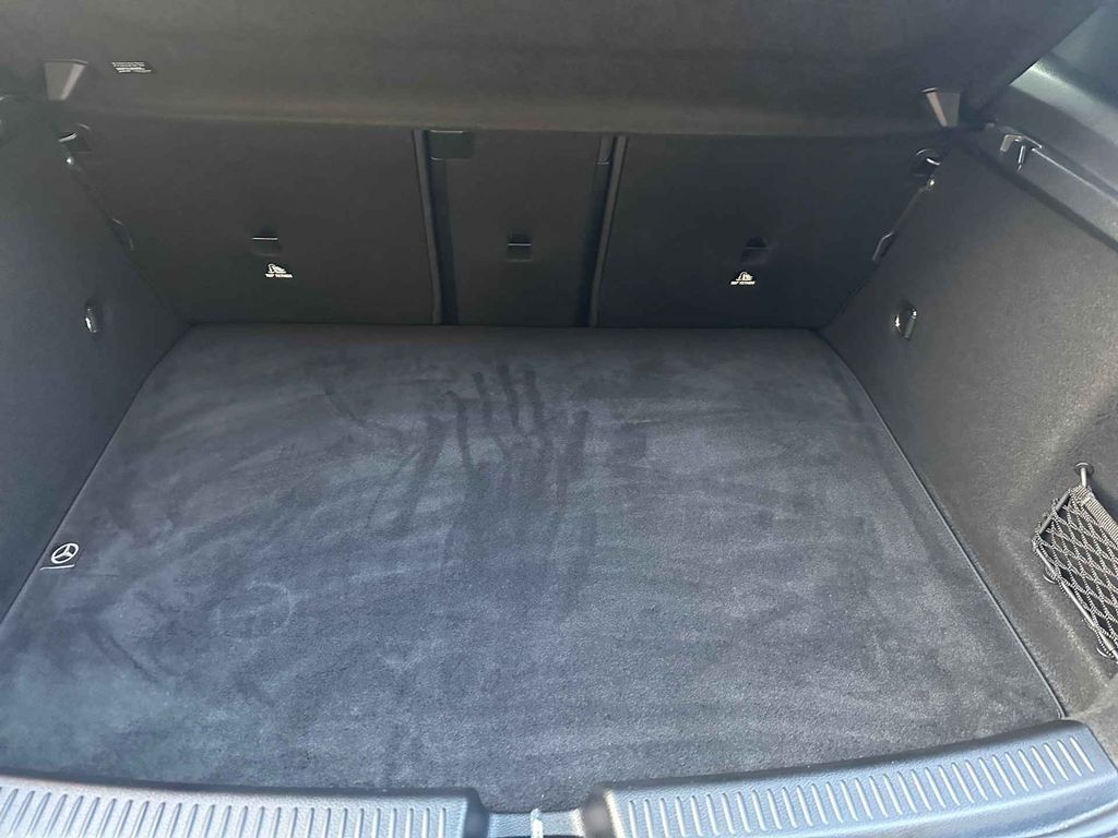 Mercedes-Benz A 220 2025