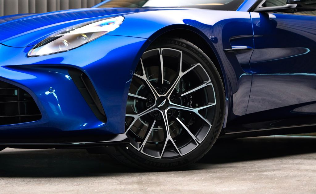 Aston Martin V8 Vantage