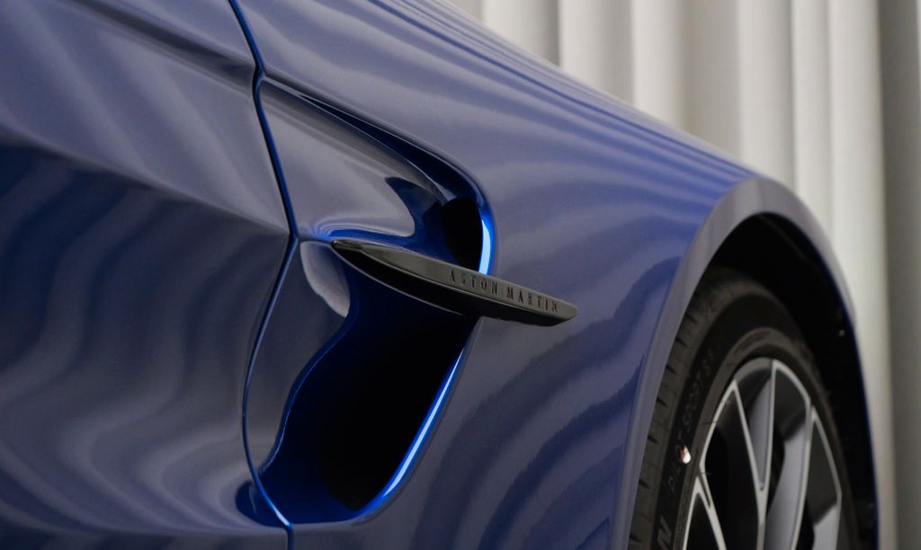 Aston Martin V8 Vantage