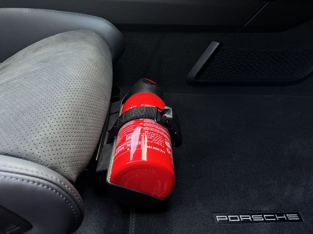 Porsche 992 2025