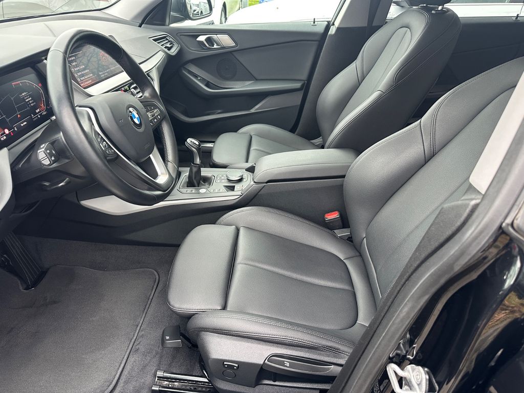 BMW 218 2021