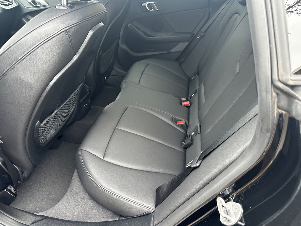 BMW 218 2021