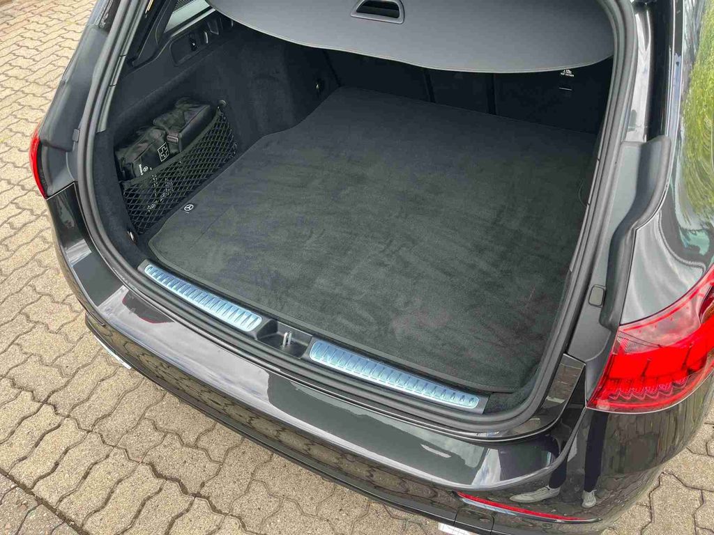 Mercedes-Benz C 220 2025