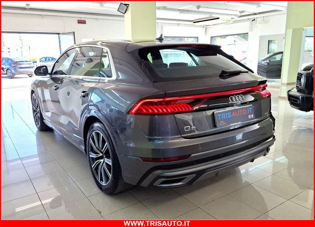 Audi Q8 2021