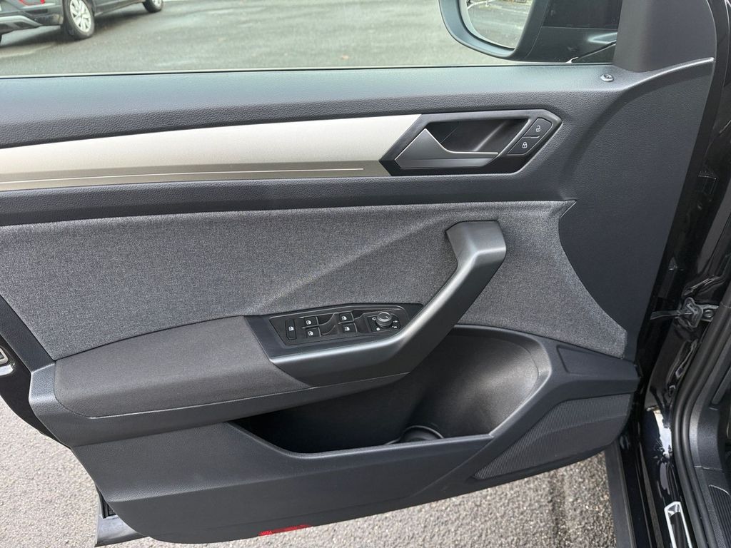 Volkswagen T-Roc 2024