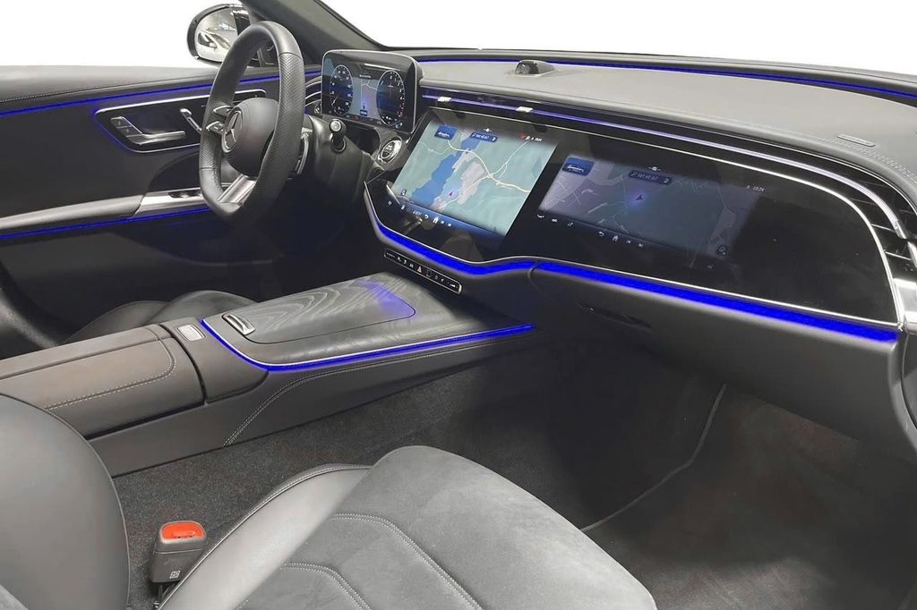 Mercedes-Benz E 300 2025