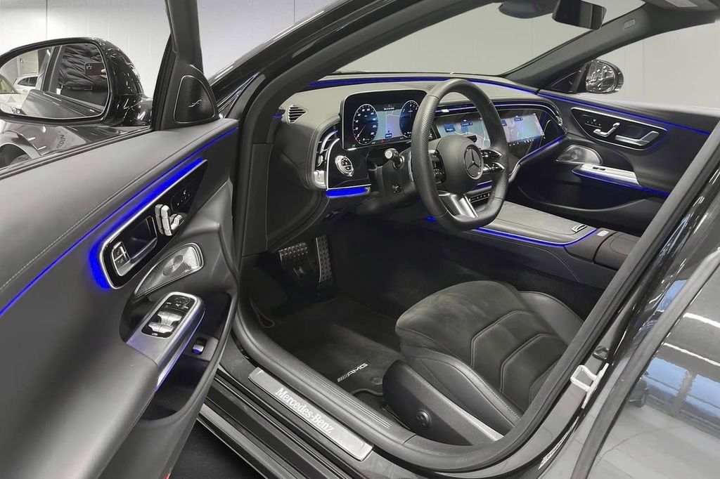 Mercedes-Benz E 300 2025