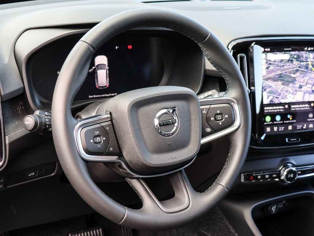 Volvo EX40 2025