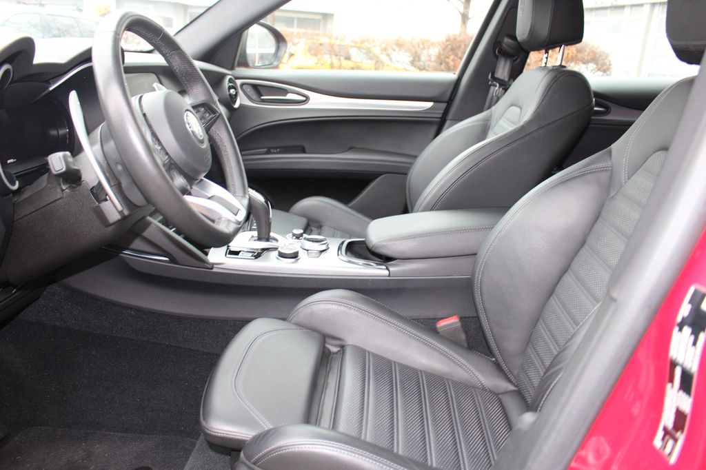 Alfa Romeo Stelvio 2023