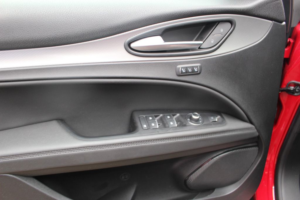 Alfa Romeo Stelvio 2023