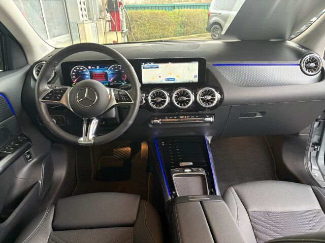 Mercedes-Benz GLA 200 2024