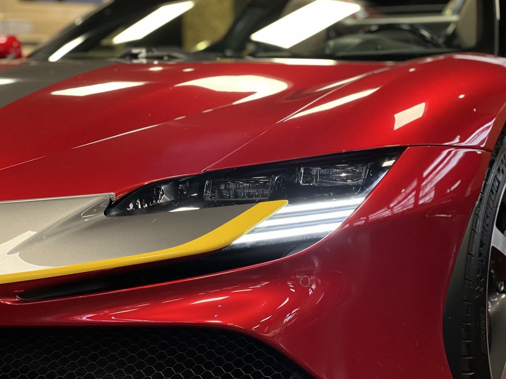 Ferrari SF90 2025